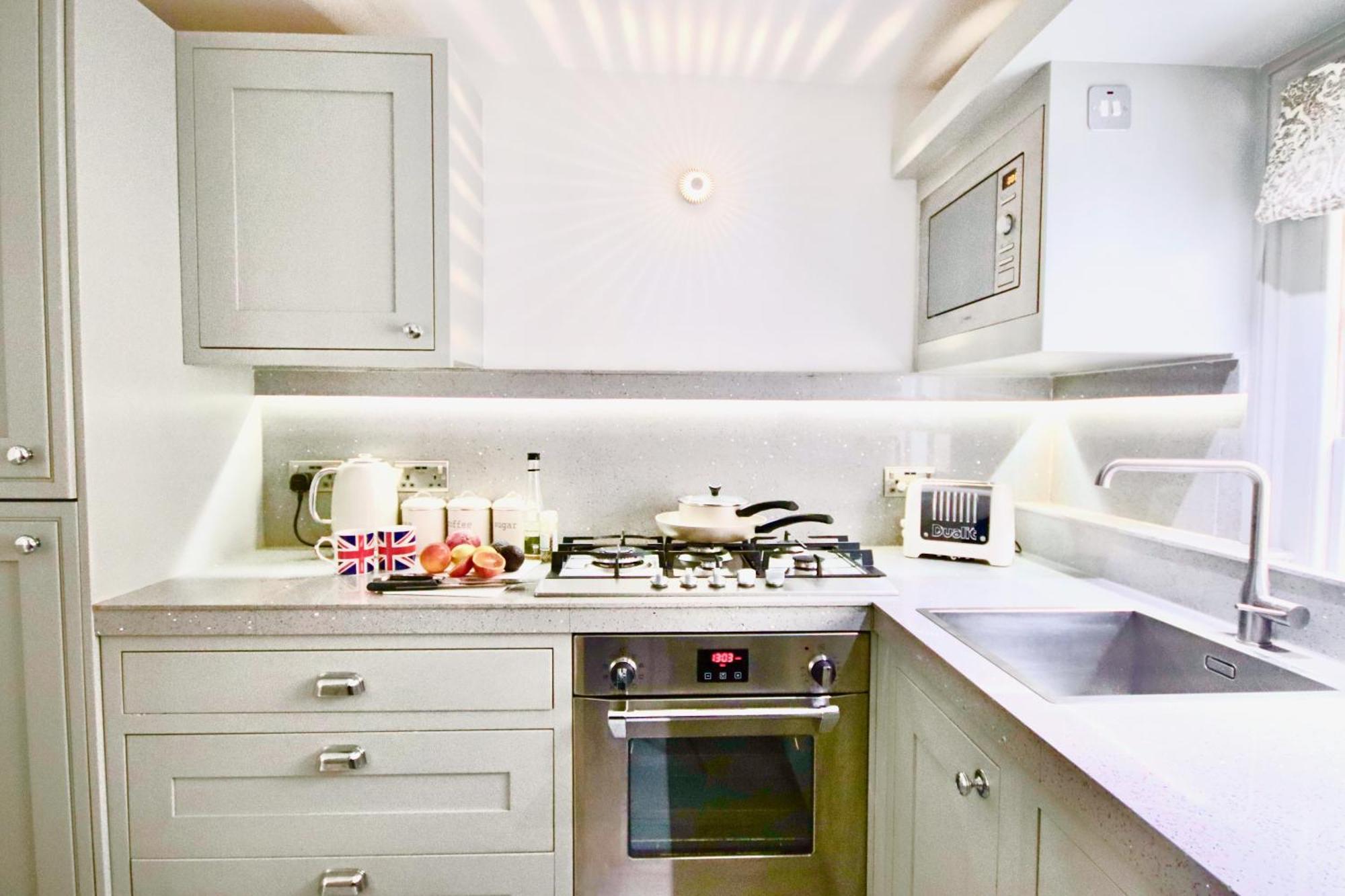 Victoria Belgravia Townhouse Apartment Лондон Екстериор снимка